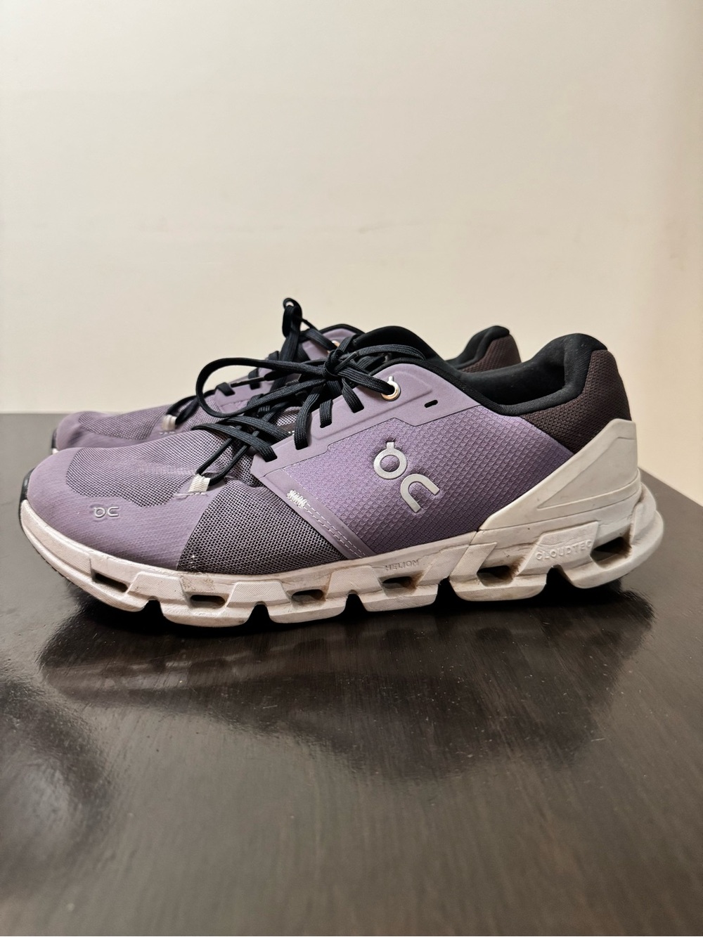 Mens cloudflyer shark pearl siZe 12